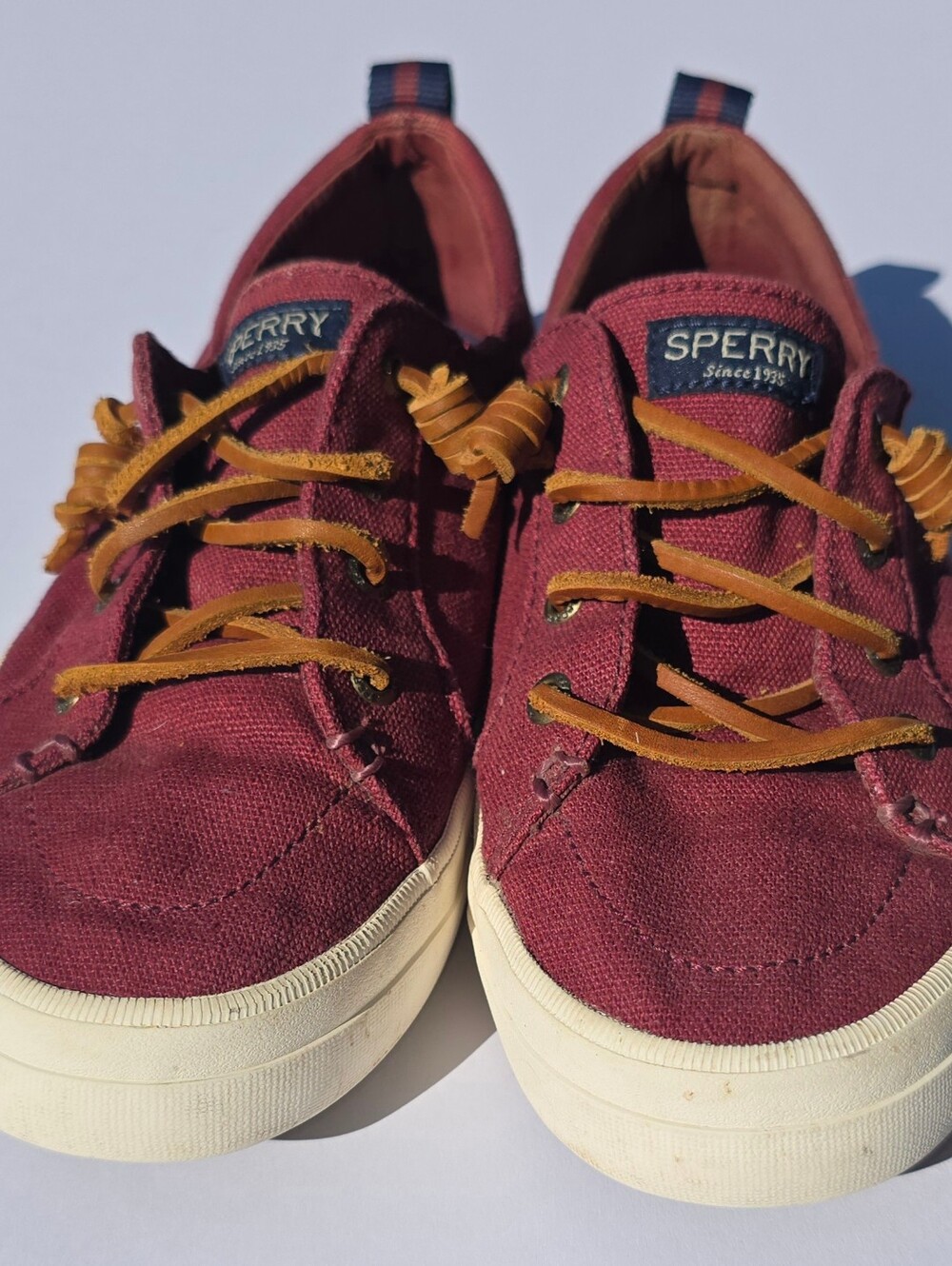 Sperry Crest Vibe Women's 7.5 in Burgundy Canvas Sneakers STS84551.